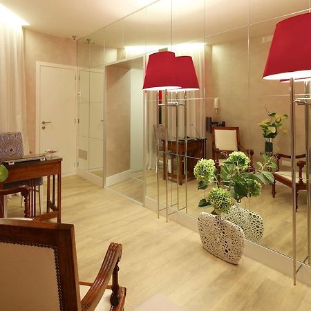 Tullia And Prisca Relais Guest House Rome Bagian luar foto